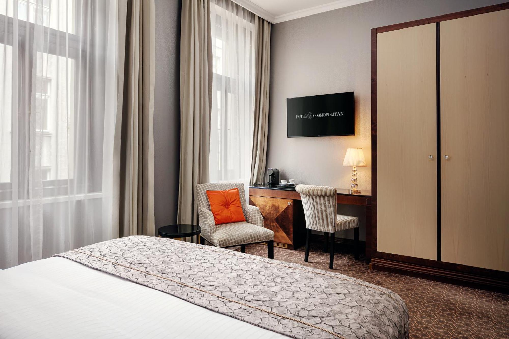Cosmopolitan Hotel Прага Экстерьер фото A room at the hotel